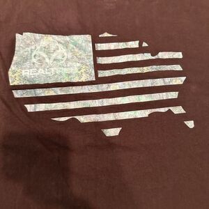 Realtree by Grey Matter Concepts brown tshirt.  Size XL‎